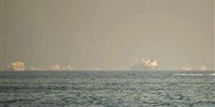 رصدتها الاستخبارات وحطمتها القذائف.. القصة الكاملة لاحتجاز السفينة الإيرانية