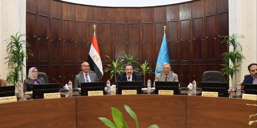 جامعة الإسكندرية تؤكد تعزيز التحول الرقمي في الخدمات الطلابية