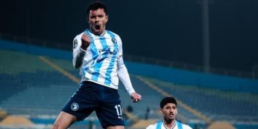 بيراميدز يجهز الشيبى وزلاكة لمواجهة الزمالك فى قمة الدورى