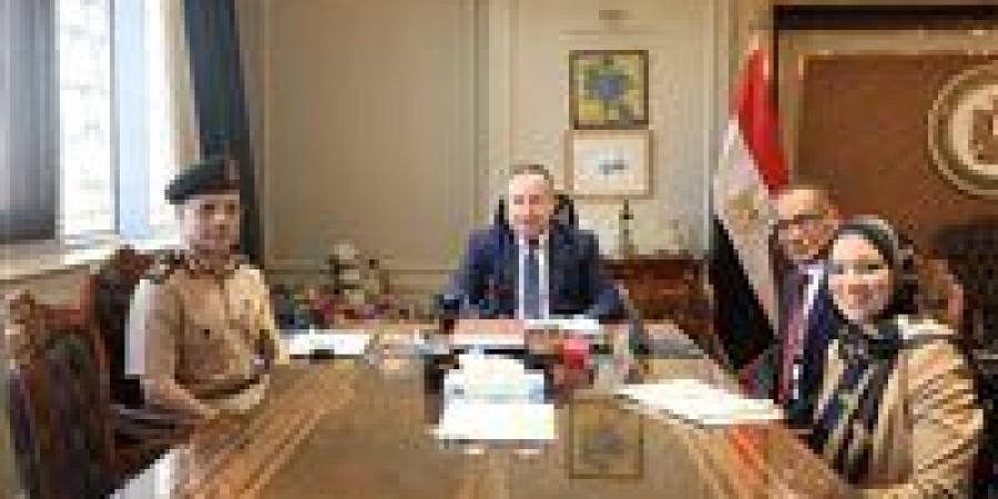 وزير التعليم العالي يتابع تطورات مشروع الجينوم المصري