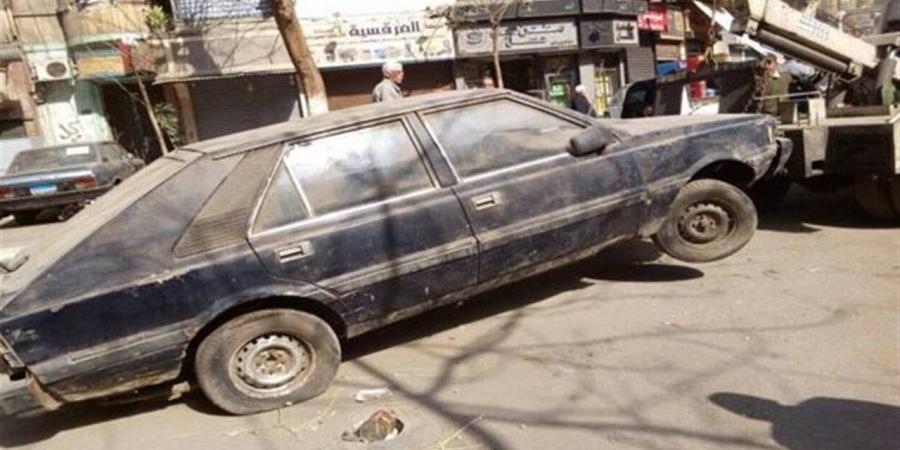 رفع 32 سيارة ودراجة نارية متروكة ومتهالكة من الشوارع