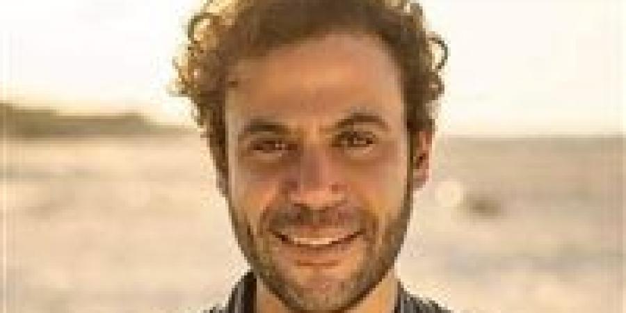 استنوا حاجات جامدة.. محمد إمام يعلن موعد عرض فيلم صقر وكناريا