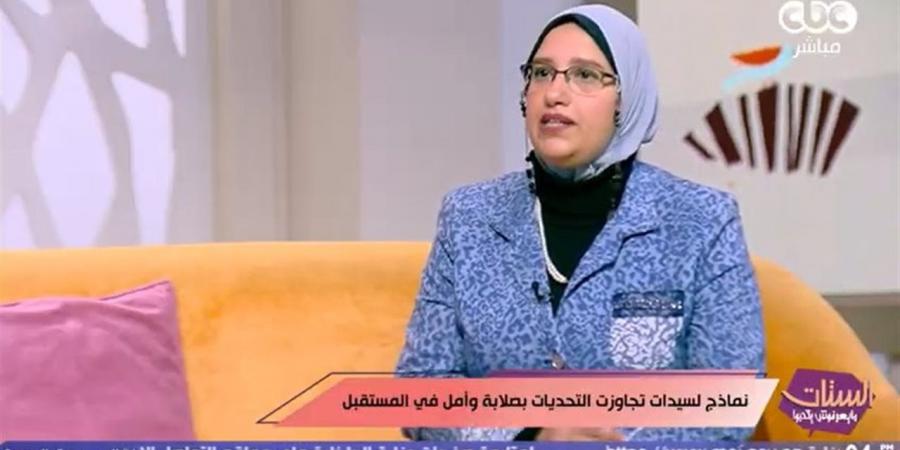 "أنتِ بتجيبي عيال عيانة".. قصة أم واجهت خذلان الزوج لتصنع بطلة بارالمبية وفنانة محترفة