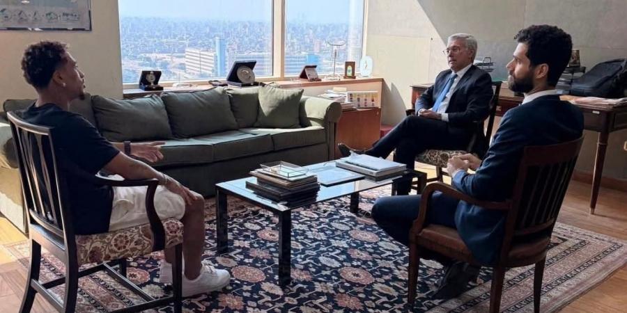 سفير البرازيل بالقاهرة يستقبل خوان بيزيرا ويشيد بدوره في تعزيز العلاقات مع مصر