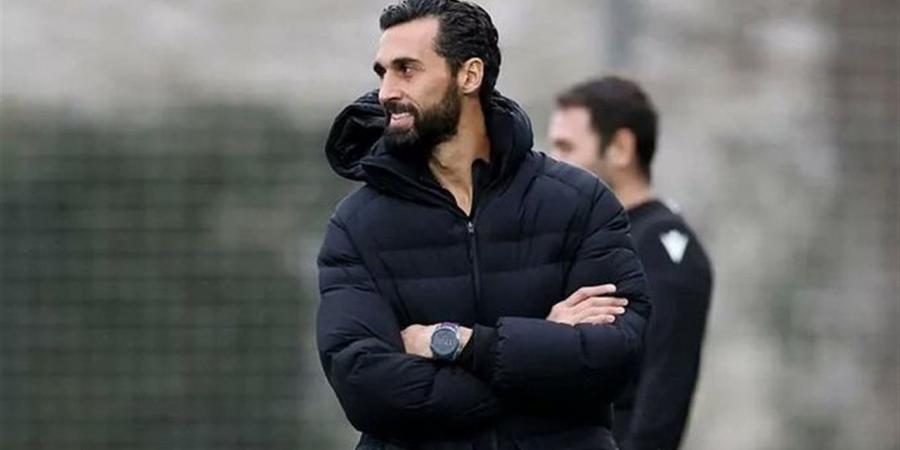 انقسام داخل ريال مدريد حول مستقبل ألفارو أربيلوا رغم دعم غرفة الملابس