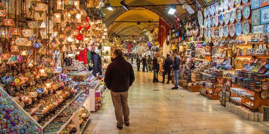 من خان الخليلي إلى لقب الباشا.. كلمات فارسية في حياتنا اليومية