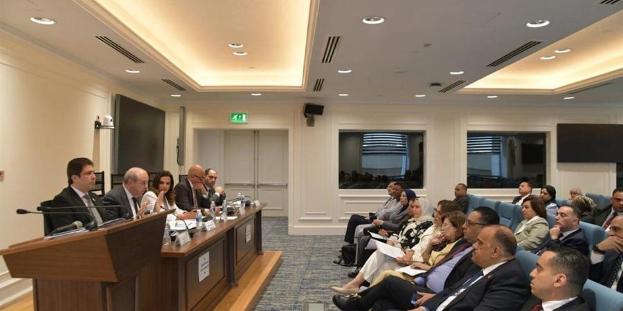 "مصر للطيران" تقفز 20 مركزًا ضمن أفضل 100 شركة في العالم