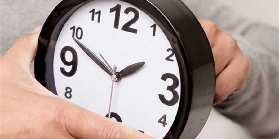 التوقيت الصيفي في مصر 2026.. موعد التطبيق وأسباب عودة العمل به