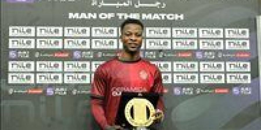 صديق إيجولا يفوز بجائزة أفضل لاعب في مباراة سيراميكا كيلوباترا وسموحة بالدوري الممتاز