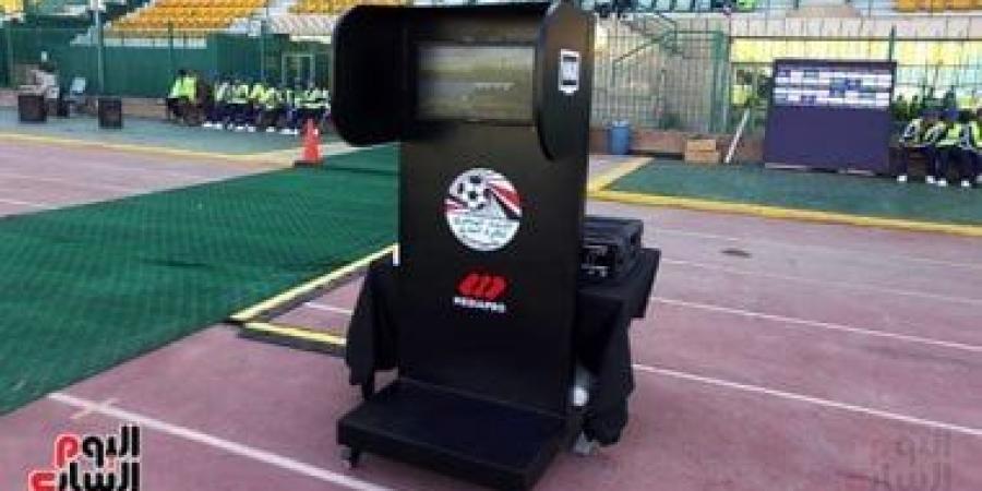 اتحاد الكرة يقرر بث محادثات الـ "VAR" أسبوعياً لتعزيز الشفافية التحكيمية
