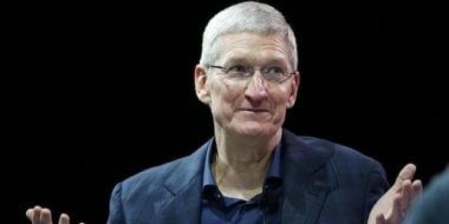 رغم صحته الجيدة.. لماذا قرر تيم كوك التنحي عن منصبه كرئيس تنفيذى لشركة آبل؟