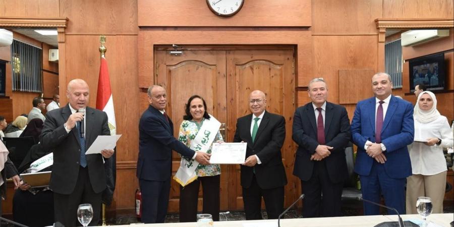 رئيس «القابضة للمياه» يكرم الأمهات المثاليات لعام 2026