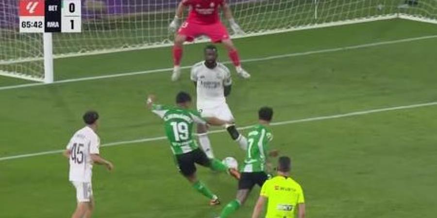 ريال بتيس ضد الريال.. ملخص اهداف ونتيجه مباراة ريال مدريد وريال بيتيس في الدوري الإسباني بعد مرور 80 دقيقة