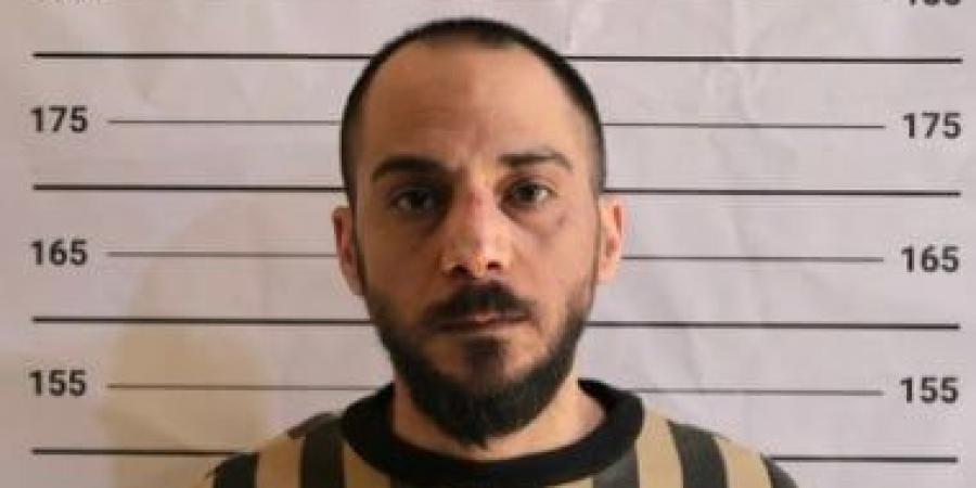 أمجد يوسف.. سفاح التضامن الهارب من 2013 بعد قتل 500 سوري يقع في مصيدة الأمن (تفاصيل)