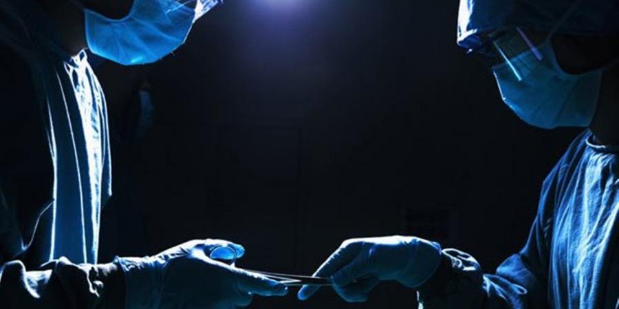 نهاية لمعاناة مزمنة.. نجاح عملية دقيقة لمريضة داخل مستشفى دسوق العام