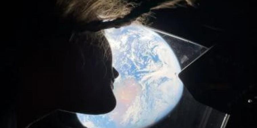 رائدة الفضاء كريستينا كوتش تشارك رحلة تعافيها من مهمة أرتميس 2 القمرية