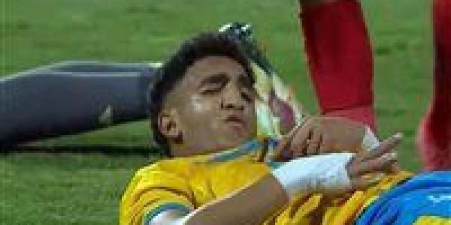 نقل محمد خطاري لاعب الإسماعيلي للمستشفى بعد تعرضه للإغماء بعد نهاية مباراة مودرن سبورت