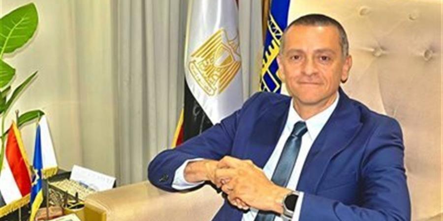 محافظ أسوان: اللقاءات الجماهيرية تمثل إحدى الآليات الفعالة لرصد احتياجات المواطنين