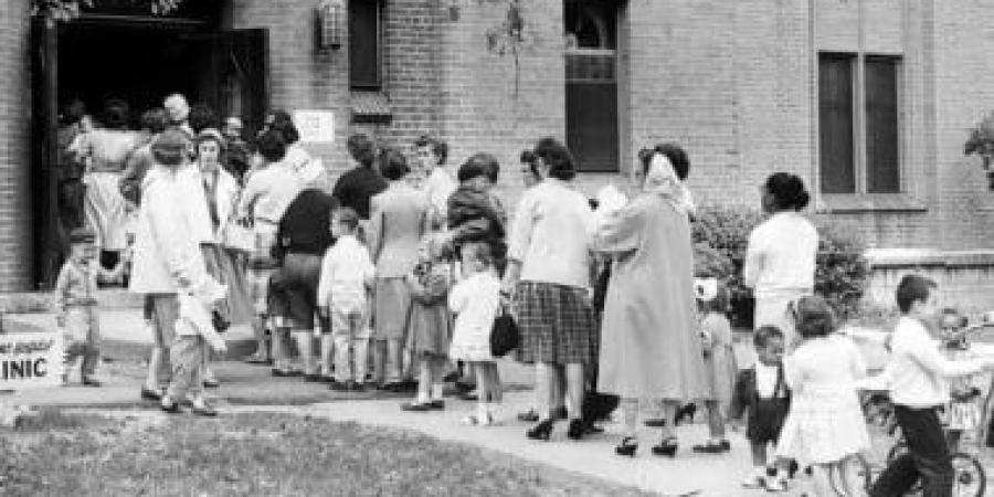 فى مثل هذا اليوم.. بدء تجارب لقاح شلل الأطفال