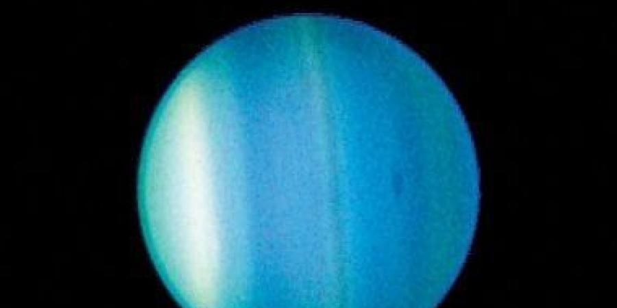 أسرار جديدة فى الفضاء: هل تخفى حلقات أورانوس أقمارًا غير مرئية؟