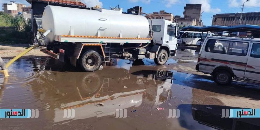 لمواجهة تداعيات الطقس السيئ.. رفع تراكمات مياه الأمطار بكفر الشيخ