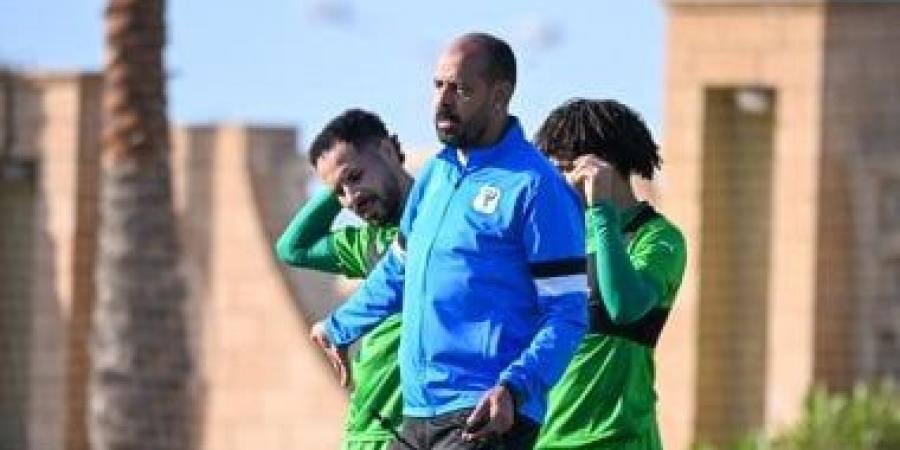 منذر طمين يقود هجوم المصري أمام سموحة في الدوري