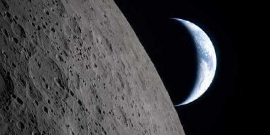 هل نعيش على القمر قريبا؟.. خبير يحدد موعد أول استيطان بشري