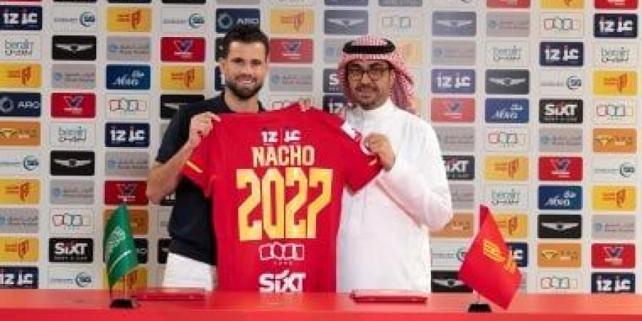 القادسية السعودي يؤمن دفاعه.. ناتشو مستمر حتى 2027