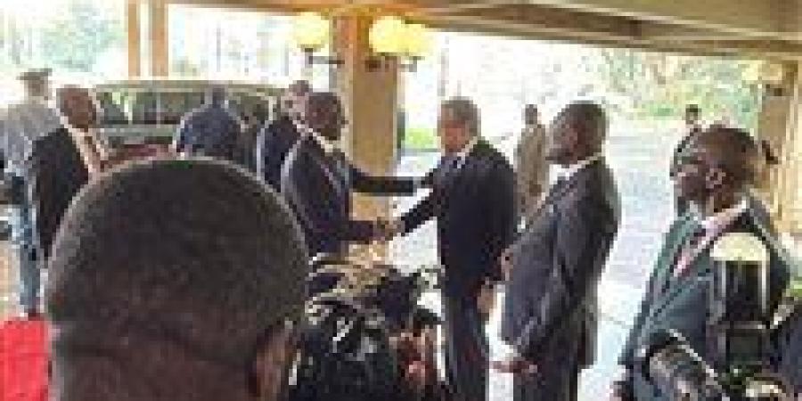 الدكتور خالد عبدالغفار يشارك في افتتاح قمة الصحة العالمية بنيروبي