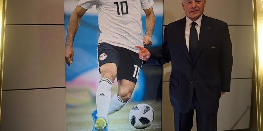 هاني أبو ريدة يطمئن على جاهزية محمد صلاح لكأس العالم