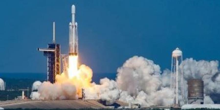 تأجيل أول إطلاق لصاروخ فالكون الثقيل منذ 18 شهراً بسبب سوء الأحوال الجوية