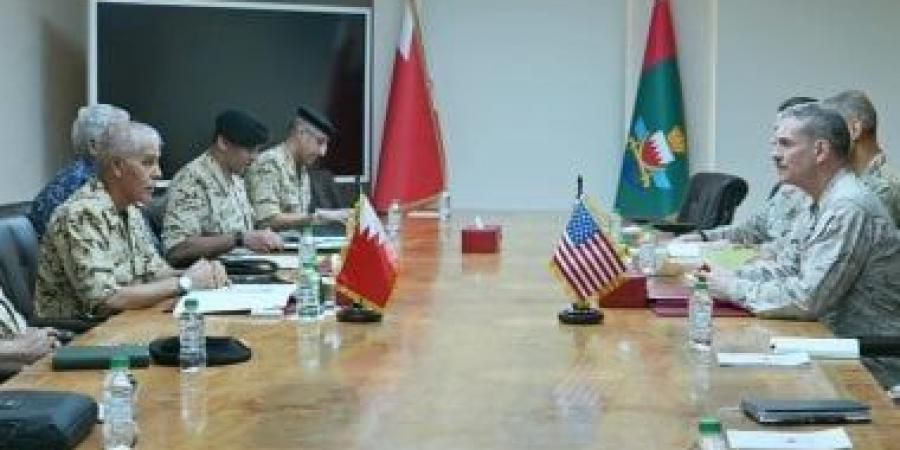 البحرين والولايات المتحدة تبحثان التعاون والتنسيق العسكري المشترك