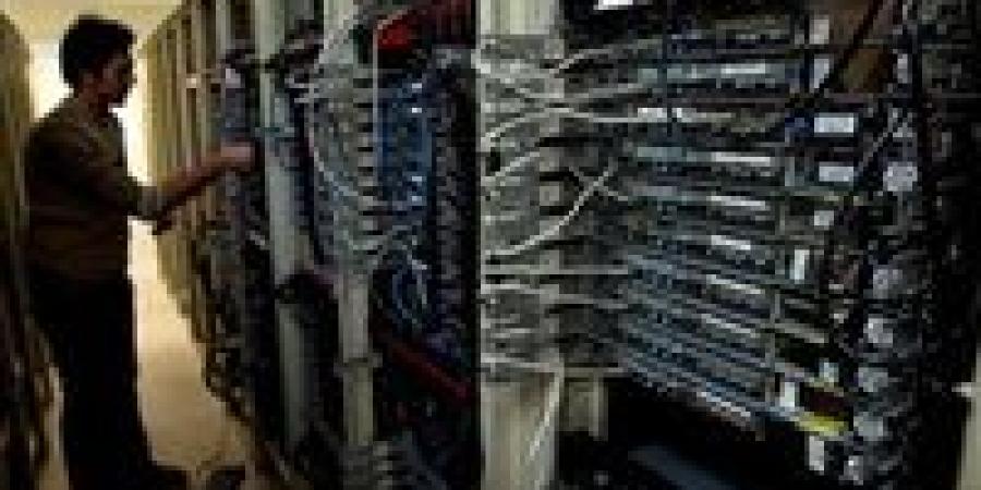 بموافقة أمنية استثنائية.. إيران تخفف القيود على الإنترنت للشركات وفق خطة مؤقتة