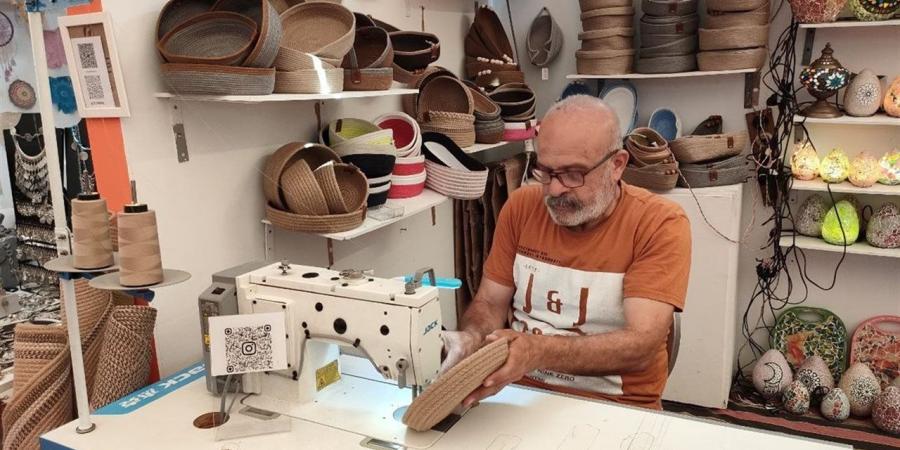 أواني وقبعة... منتجات الخيش تجذب زائري معرض ديارنا (فيديو)