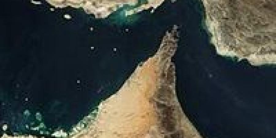 مجلس الأمن: نرفض فرض رسوم عبور بمضيق هرمز ونطالب بفتحه فورًا