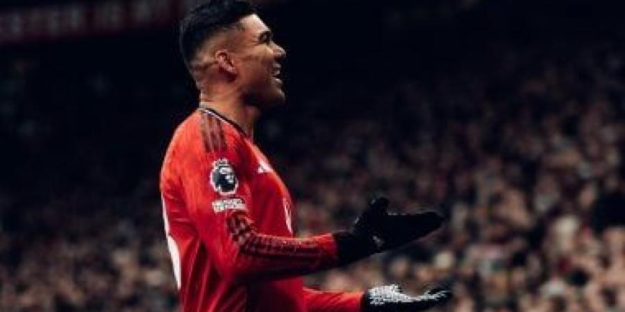 كاسيميرو يقترب من مزاملة ميسي ويرفض الدوري السعودي