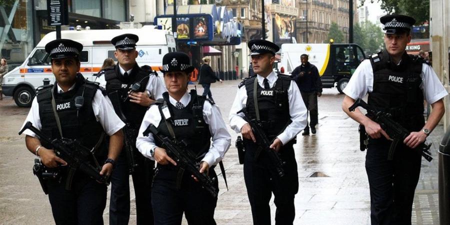 سياسي بريطاني يكشف عن محاولة إحراق منزله وتصاعد التهديدات ضده