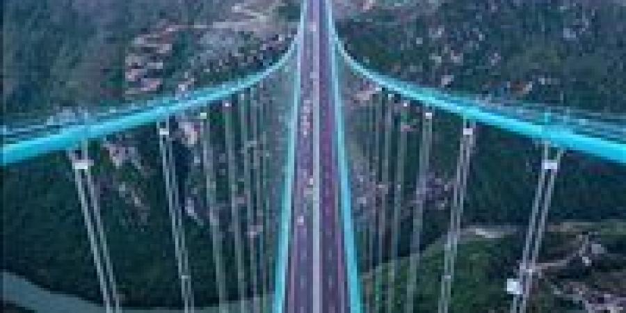 «بـ626.01 متراً».. جسر «هواجيانغ جراند كانيون» بالصين يدخل موسوعة «جينيس» كأعلى جسر في العالم