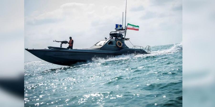 تقارير تشير إلى توقف أنظمة تتبع السفن الإيرانية في محاولة للالتفاف على الحصار البحري