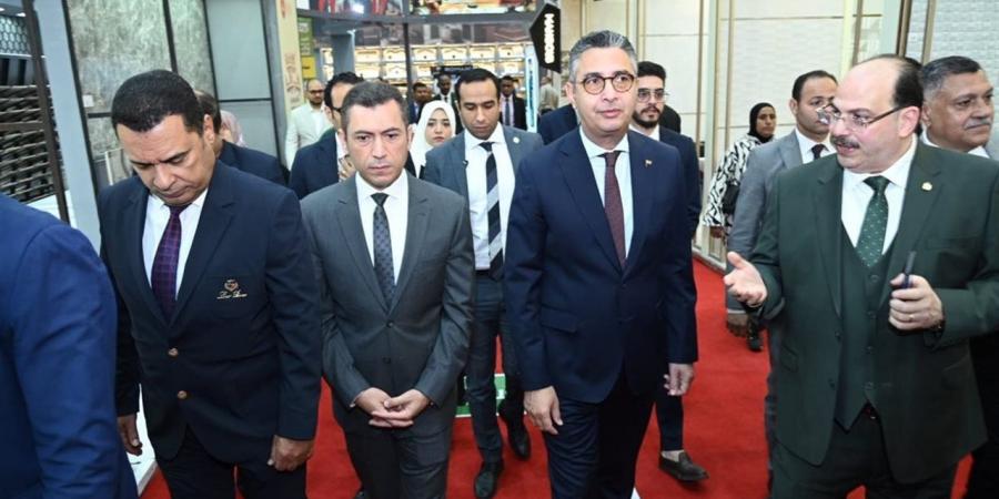وزير التموين يفتتح فعاليات الدورة الـ18 لمعرض “سيراميكا ماركت هوميكس”