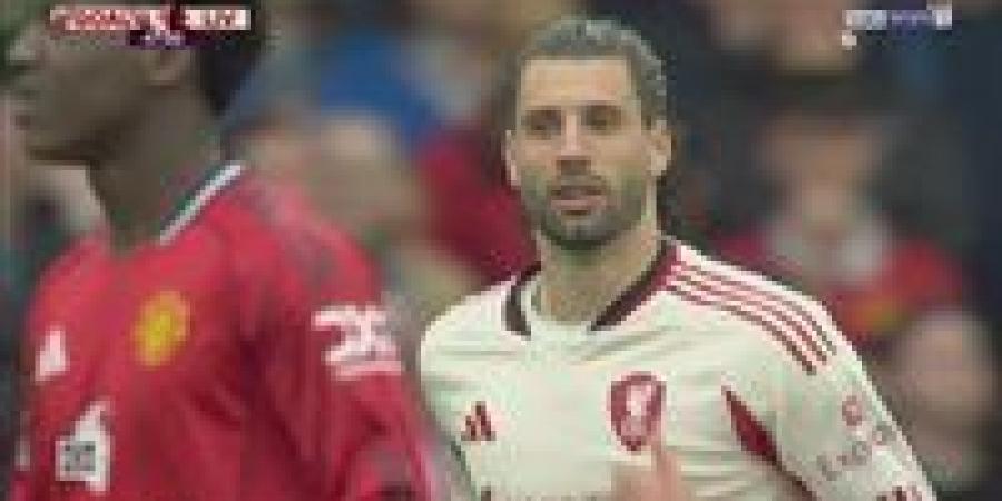 مان يونايتد ضد ليفربول.. دومينيك سوبوسلاي يسجل الهدف الأول لـ ليفربول في مرمى مانشستر يونايتد بالدوري الإنجليزي الممتاز