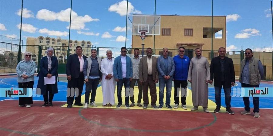 الانتهاء من إنشاء ملعب متعدد الأغراض بمركز التنمية الشبابية بسيوة
