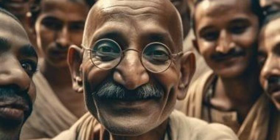 هلاوس السوشيال ميديا.. حكاية امرأة قالت لـ غاندى "أحبك"