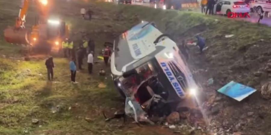 مات في حادث أتوبيس.. حكاية عبد الرحمن من شوارع الجيزة إلى وادٍ في تركيا