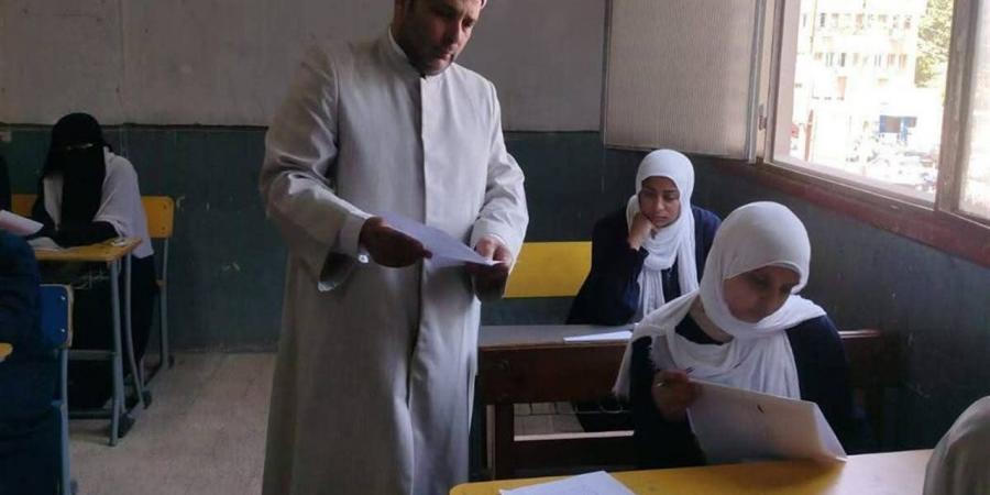 منطقة المنيا الأزهرية: انتظام امتحانات النقل وانضباط العمل داخل اللجان