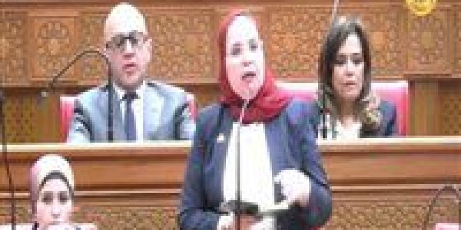 النائبة أمل عصفور تؤكد أهمية إعادة توجيه الاستثمارات العامة نحو قطاعات الإنتاج وعلى رأسها الصناعة والزراعة والصناعات التكنولوجية