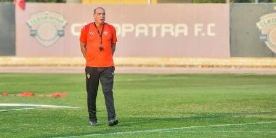 طرد على ماهر مدرب سيراميكا أمام بيراميدز بسبب الاعتراض