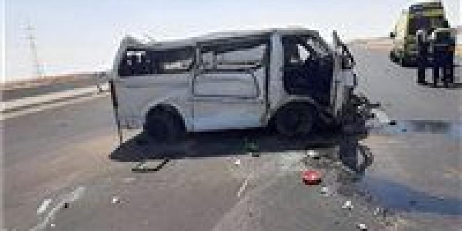 اختلال عجلة القيادة ينهي الرحلة.. مصرع شخصين وإصابة 10 في حادث بالفيوم