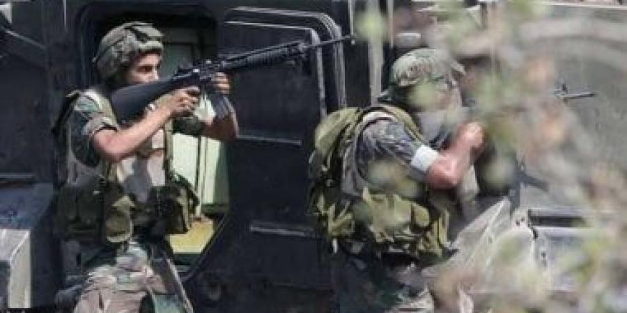 لبنان: إصابة ضابط وجندي بجروح جراء استهداف إسرائيلي في بنت جبيل