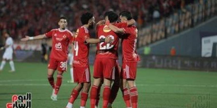 كيف يفكر الأهلي لتدعيم خط هجومه في الصيف؟